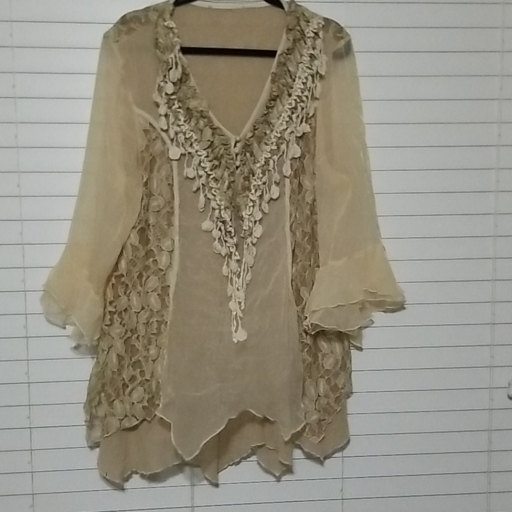Boutique top